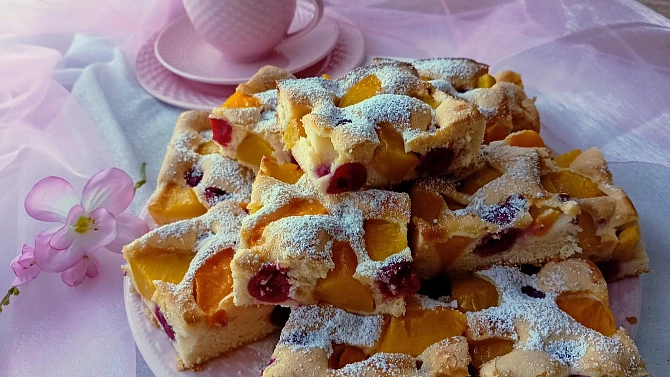 Piškotový koláč s kompotovaným ovocem, Piškotový koláč s kompotovaným ovocem