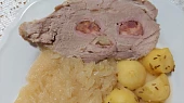 Vepřová kýta na zelí z pomalého hrnce