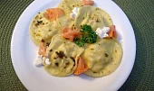 Ravioli plněné lososem s cottage