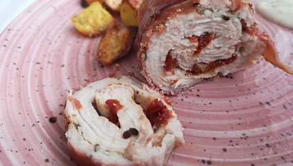Kuřecí závitky se sušenými rajčaty a mozzarellou