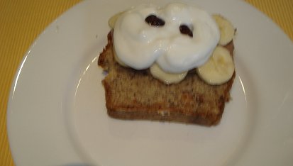 Vídeňský banánový chlebíček, Je tmavší, mandle byly opečené.