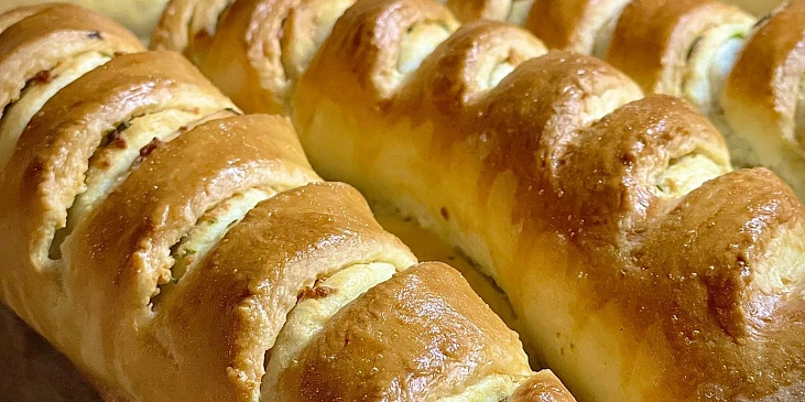 Česnekové bagety
