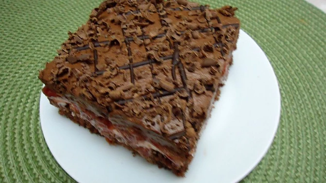 Čokodezert s tvarohem a višňovou náplní