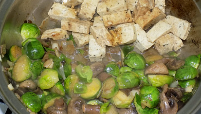 Růžičková kapusta s tofu
