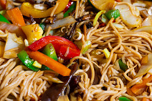 Lo mein - míchané nudle