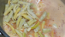 Fazolková polévka s rajčaty