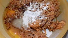 Jablečný koláč s rybízovou marmeládou