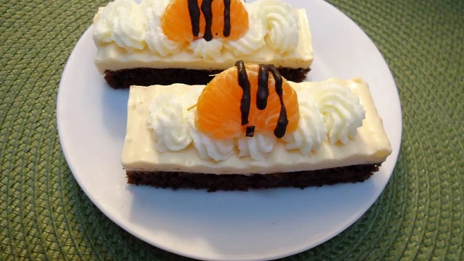 Mandarinkové řezy se šlehačkou II