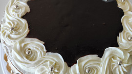 Piškotový dort s lehkým krémem