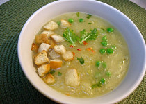 Kedlubnová polévka s košťálem brokolice
