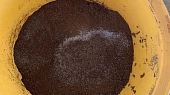 Čokoládové muffiny s karamelkou, Připravíme si cukr s kakaem