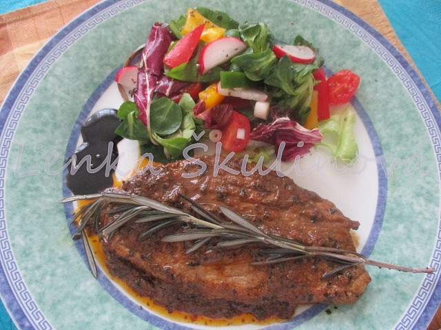 Marinovaný telecí steak se zeleninou