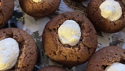 Čokoládové muffiny s kokosovou polevou, Vydlabané a naplněné
