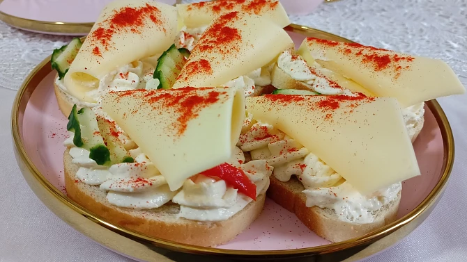 Tvarohovo-sýrové chlebíčky