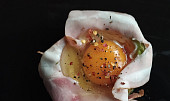 Zapečené avokádo plněné vejcem a slaninou (za syrova)