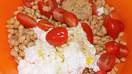 Sójový salát s cottage a zeleninou