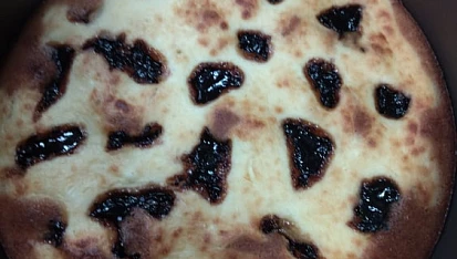Tvarohové řezy s brusinkami pečené v remosce