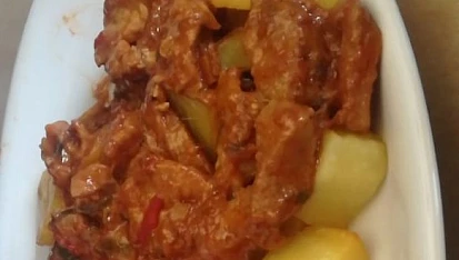 Ostré vepřové nudličky se zeleninou