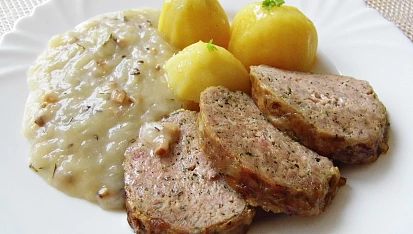 Sekaná z vepřového masa ochucená domácí klobáskou