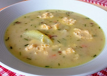 Smetanová polévka s bramborami a vejci