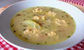 Smetanová polévka s bramborami a vejci