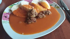 Trochu jiná rajská omáčka s masovými kuličkami