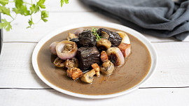 Hovězí po burgundsku  - Boeuf Bourguignonne podle Julii Child