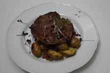 Wagyu steak s bramborami grenaille Zdroj: Se souhlasem TV Prima