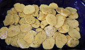 Kůzlečí plíčky zapečené s bramborami