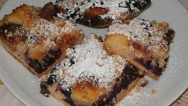 Šlehačkový koláč s jablky