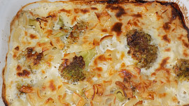 Zapečené těstoviny s brokolicí (remoska)