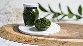 Pesto z medvědího česneku