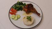 Kuře s mandlovou nádivkou z Prostřeno, Kuře s mandlovou nádivkou podáváme s rýží a zeleninovou oblohou. Zdroj: Se souhlasem TV Prima