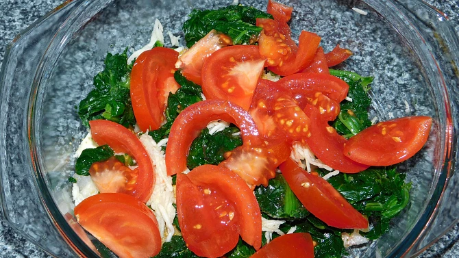 Pangasius  s rajčaty, špenátem a Mozzarellou