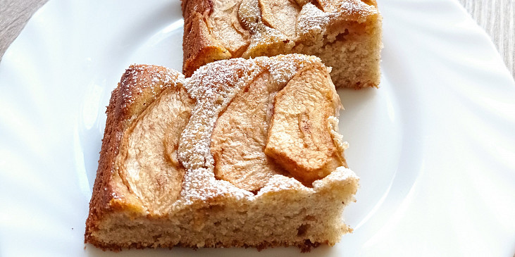 Voňavý tvarohový koláč s jablky (Jablečný koláč s perníkovým kořením)