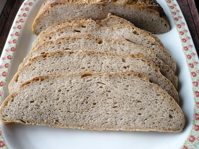 Kváskový kmínový chléb