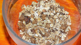 Jablkovo-ořechový pohár