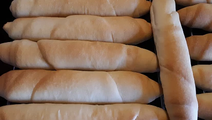 Klasické křupavé domácí rohlíky