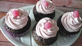 Kakaové cupcaky s ovocným krémem