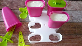 Banánová pomazánka s medem, dip a nebo nanuky Banánová pomazánka s medem, dip a nebo nanuky