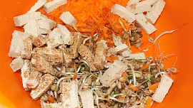 Salát z fazolí mungo