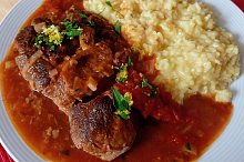 Telecí ossobuco a šafránové rizoto