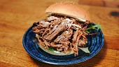 Trhané hovězí s domácí BBQ omáčkou