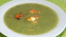 Cuketová polévka s pórkem