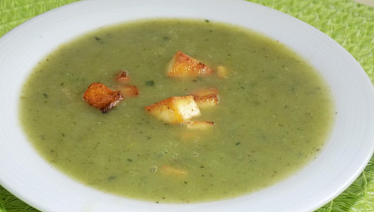 Cuketová polévka s pórkem