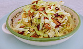 Zelný salát se slaninou a cibulí (Zelný salát se slaninou)