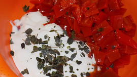 Vajíčkový salát se sterilovanou kapií