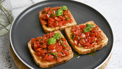 Bruschetta s rajčaty