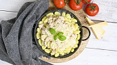 Gnocchi s máslovo parmazánovou omáčkou a kuřecím masem