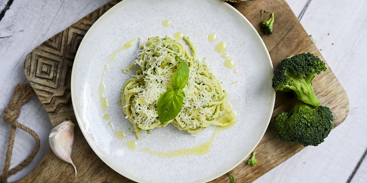 Špagety s brokolicovým krémem